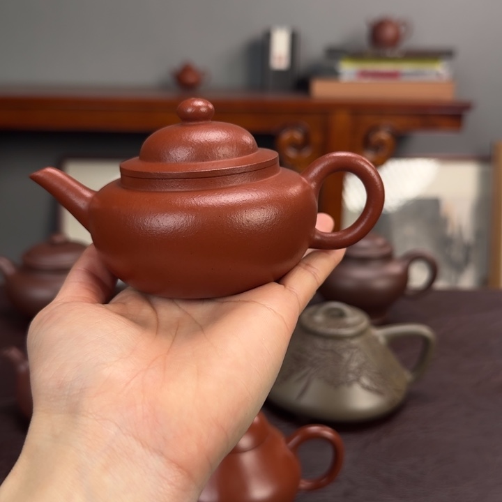 紫砂茶壶彪笠帽莲子