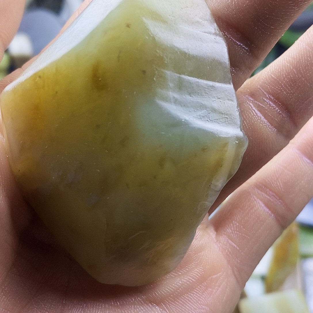 和田玉未镶嵌车挂