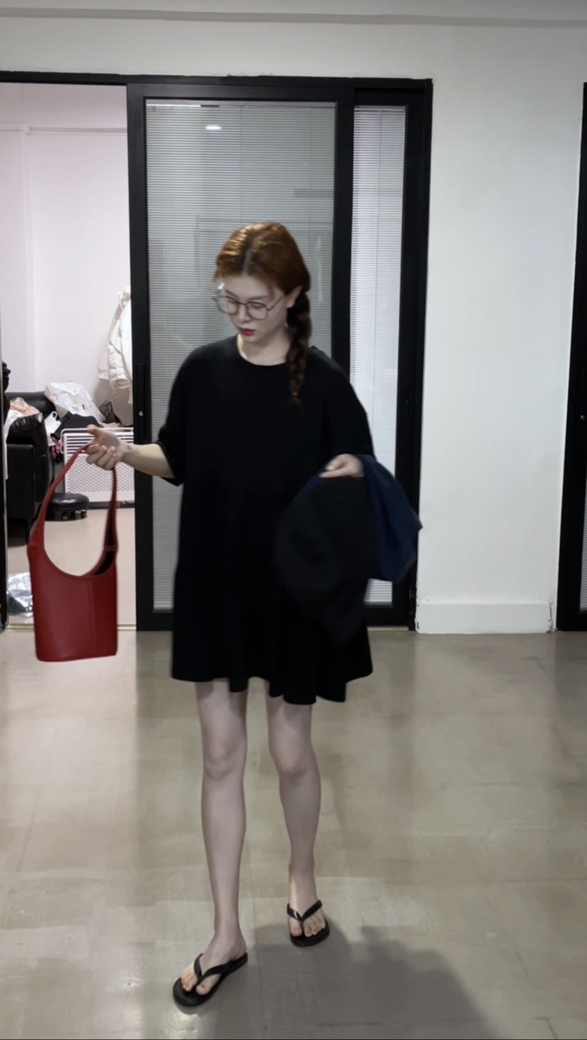 黑色显瘦连衣裙 L9629