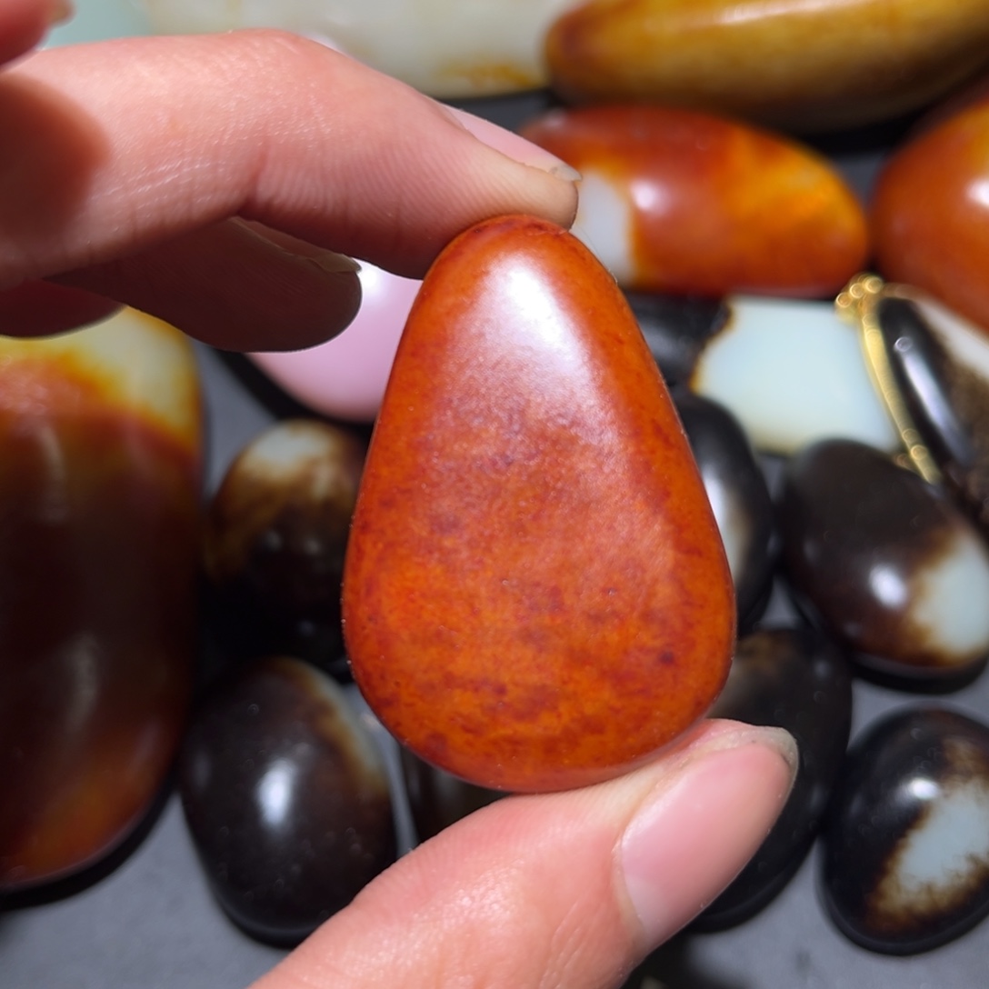 和田玉未镶嵌珠宝奇石