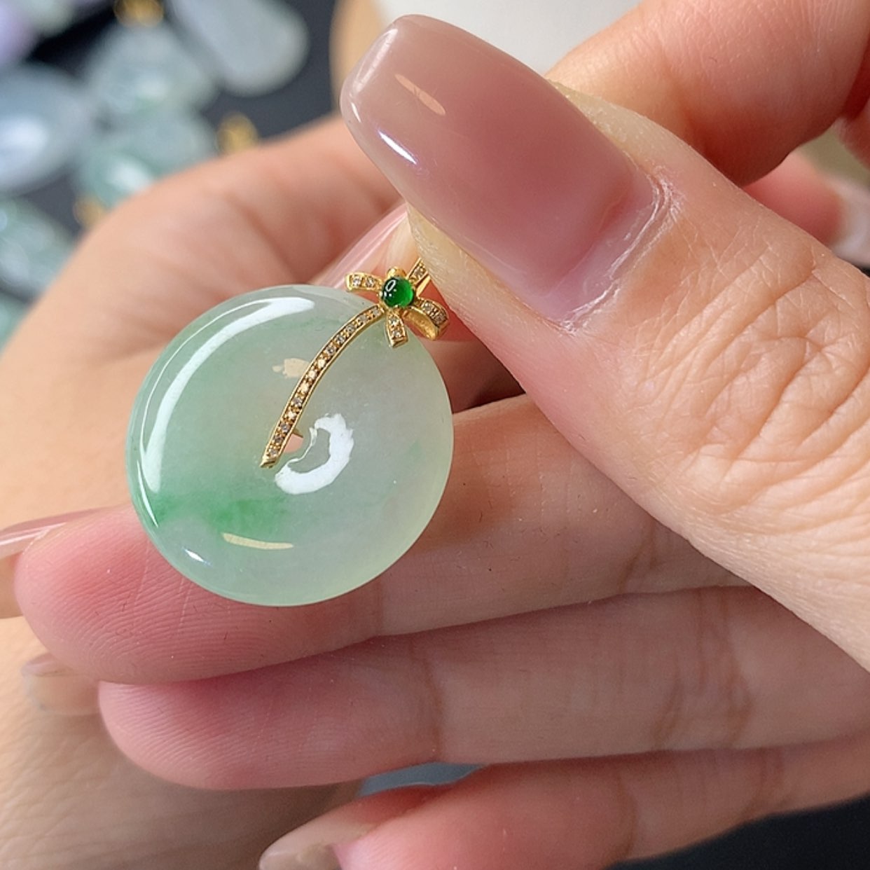 【闪购商品】翡翠吊坠(赠链)18K金镶嵌