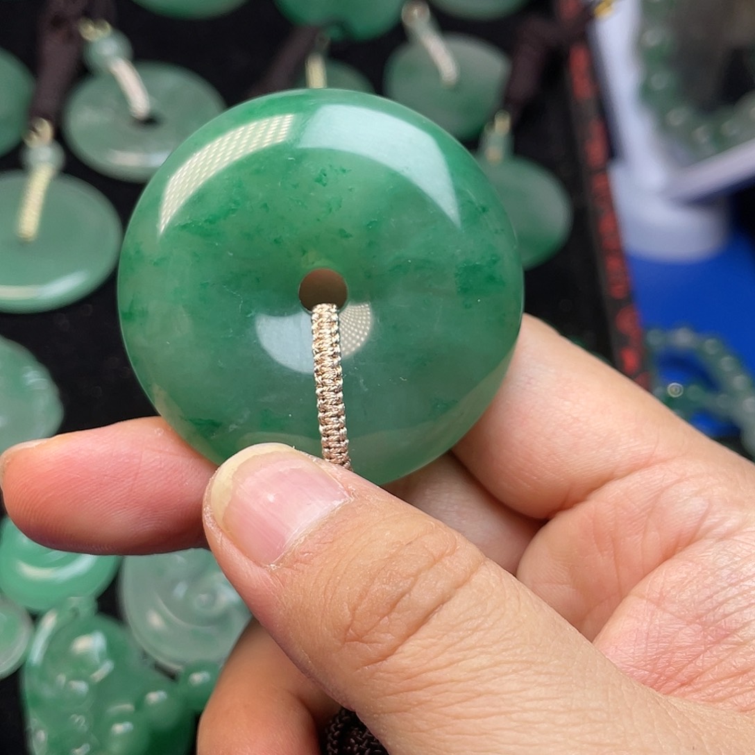 石英质玉吊坠(不含链)未镶嵌哈*噜