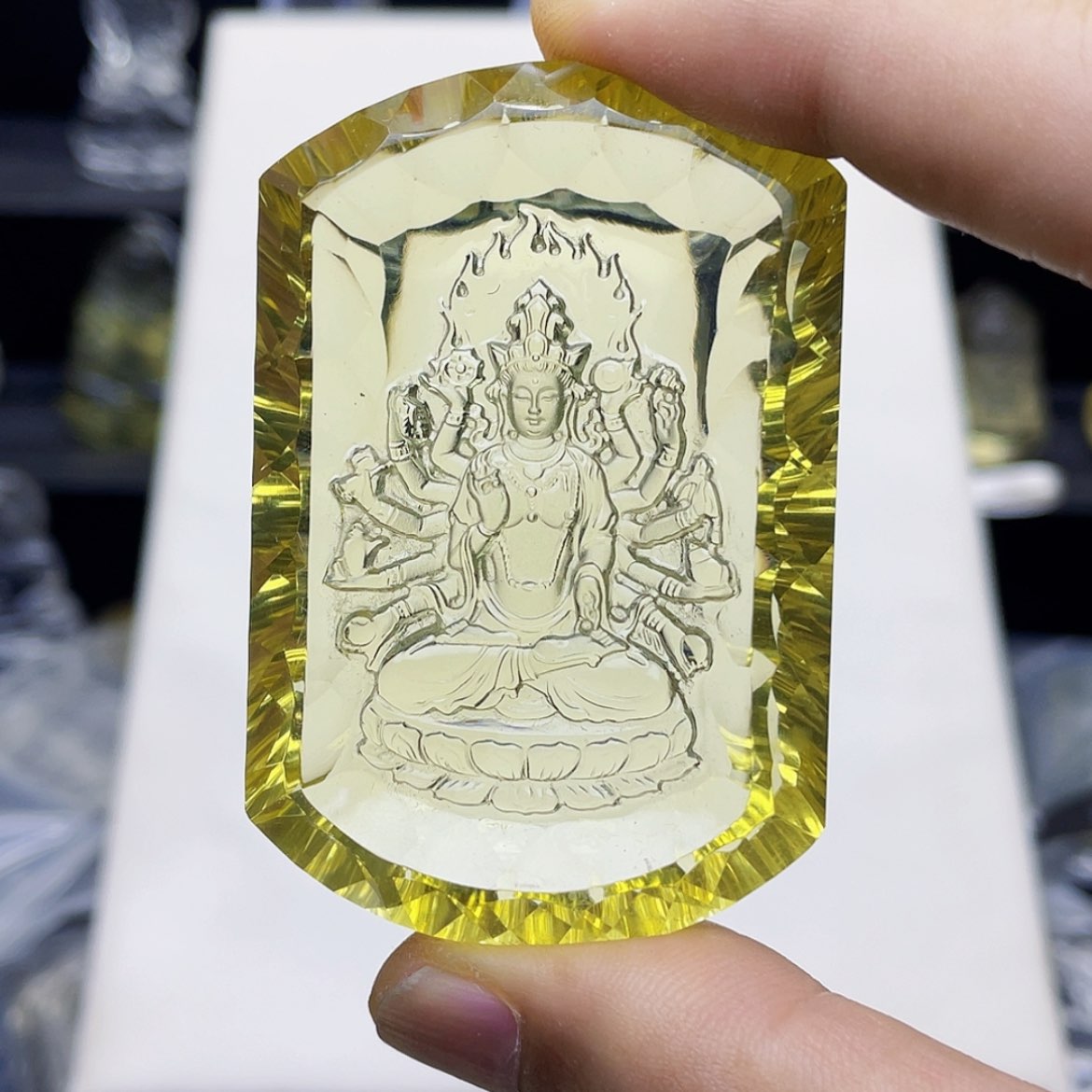 【闪购商品】水晶颈饰未镶嵌万**力黄水晶千禧面千手观音