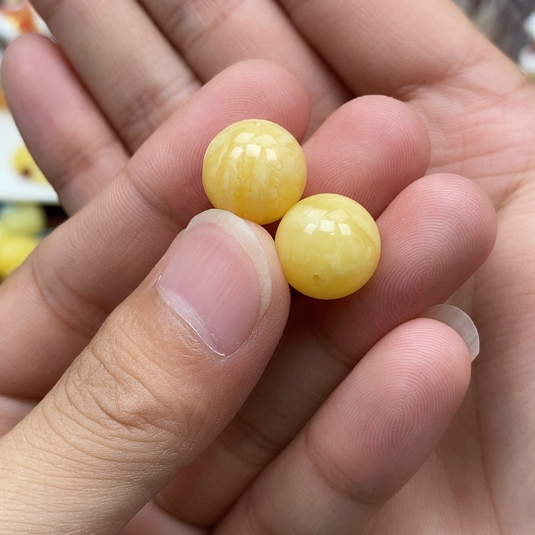 今***？琥珀未镶嵌珠宝奇石