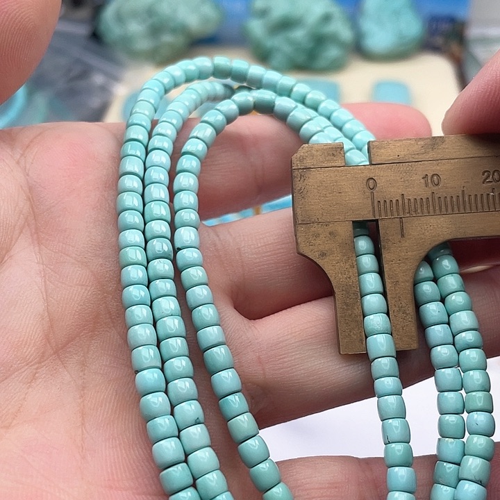 绿松石颈饰未镶嵌