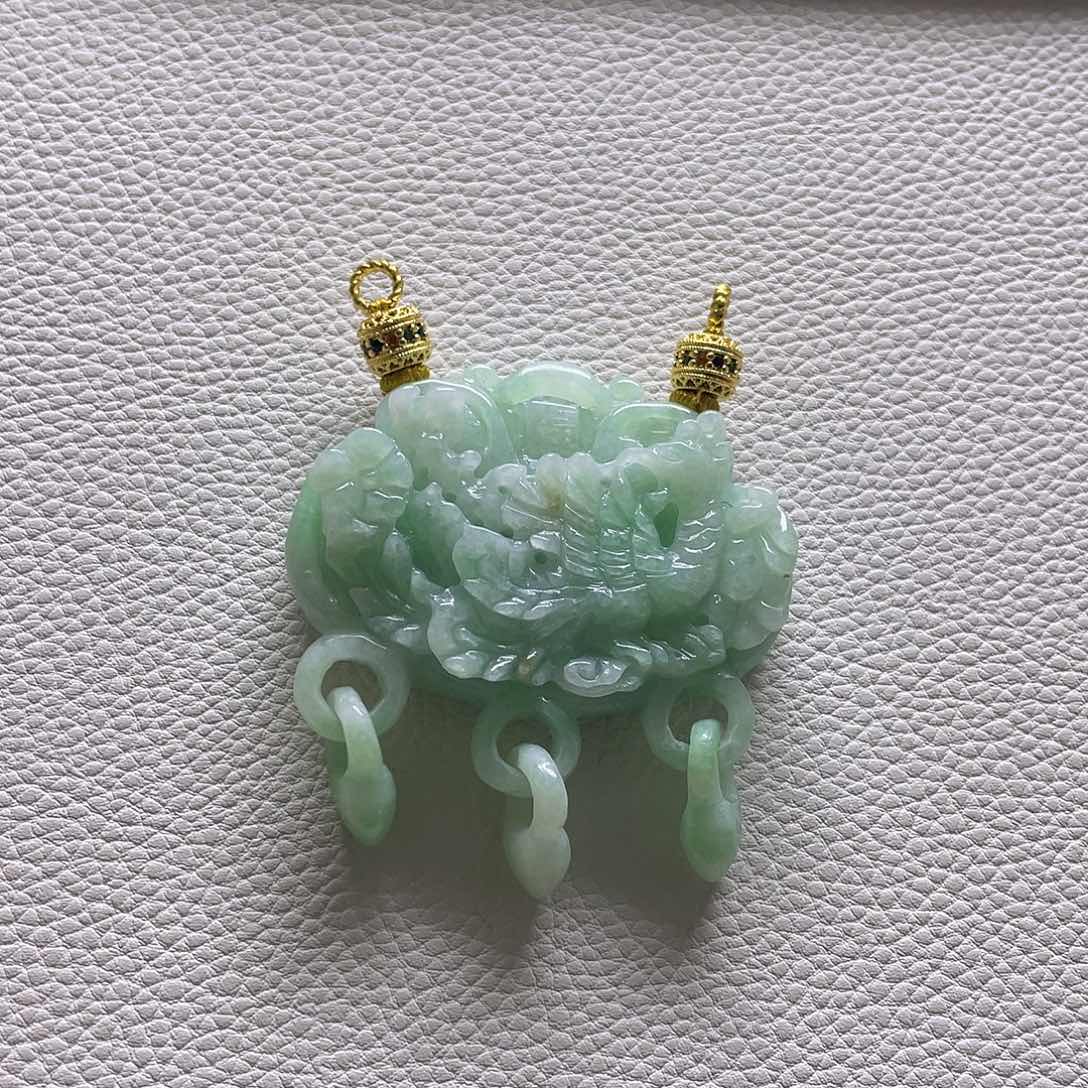 翡翠未镶嵌颈饰凤锁