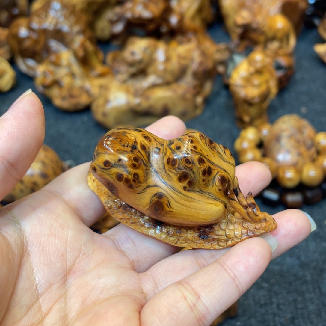 东***驴柏木（崖柏）太行精品陈化虎皮留疤蜗牛手摆件