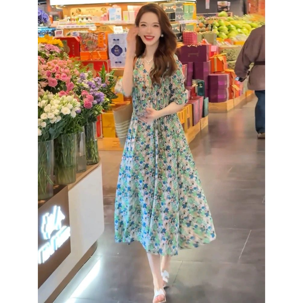 夏季时尚贵气慵懒风法式V领显瘦绿色碎花气质连衣裙裙子温柔风