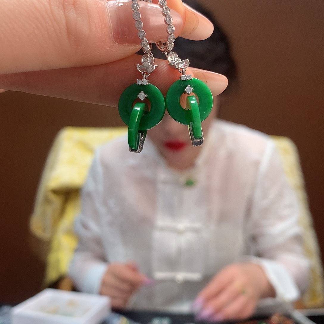 翡翠18K金镶嵌耳饰耳饰