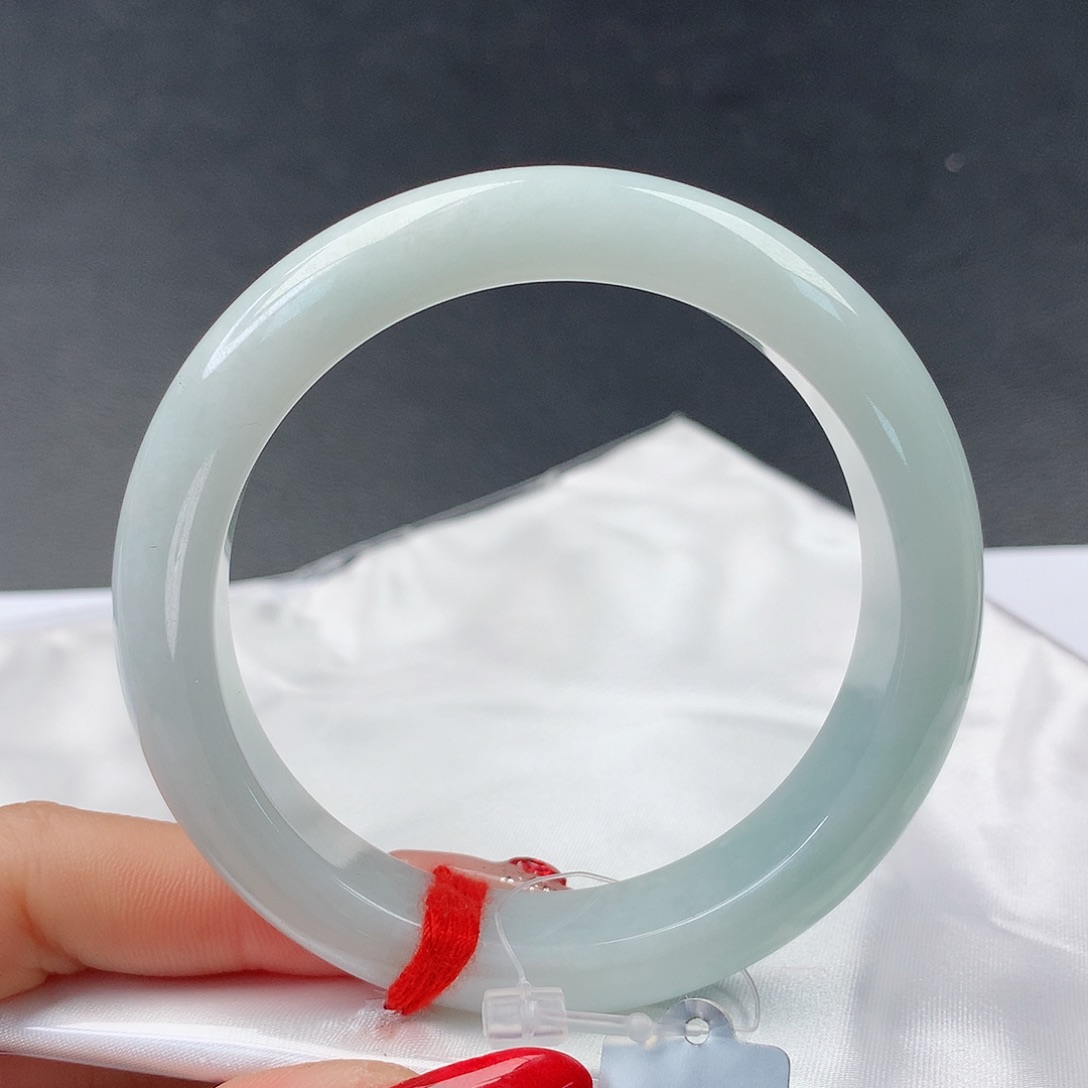 翡翠手镯未镶嵌0085正56