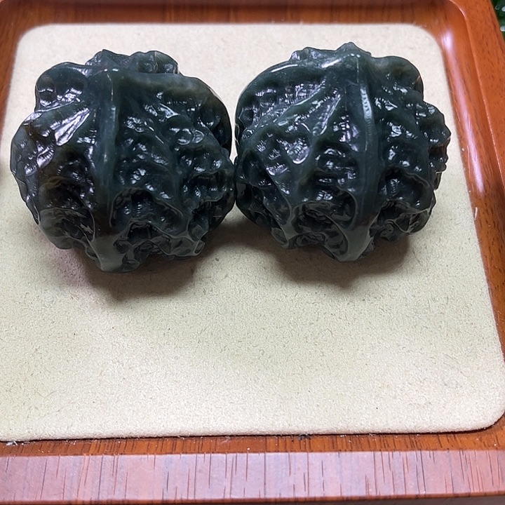 和田玉未镶嵌把件