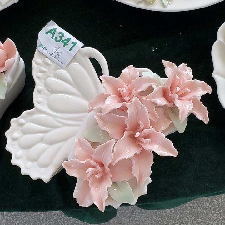 杨***雪手工捏花百合花蝴蝶炖盅