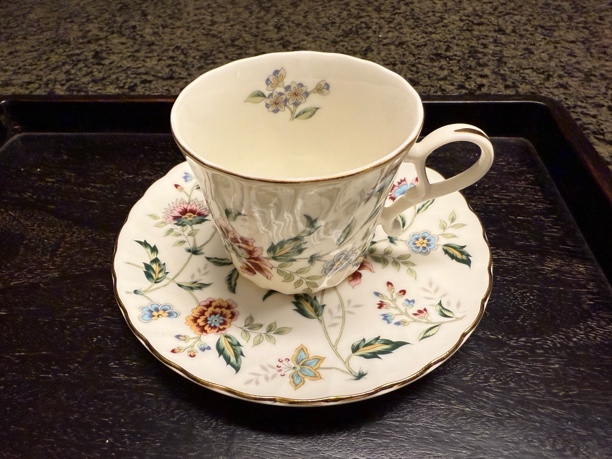 缠枝莲画片，皇冠标咖啡杯 ，早餐杯、红茶杯