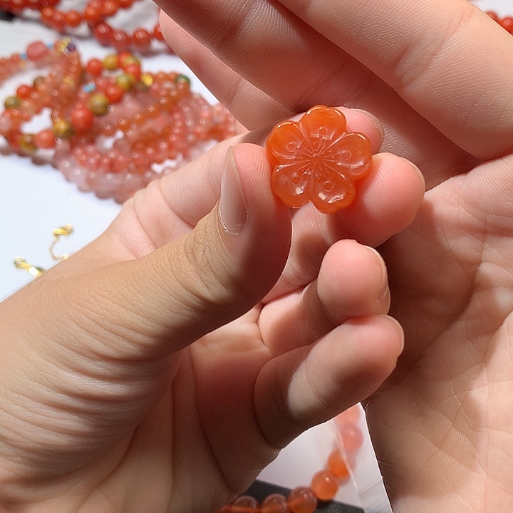 栀***子南红玛瑙未镶嵌颈饰