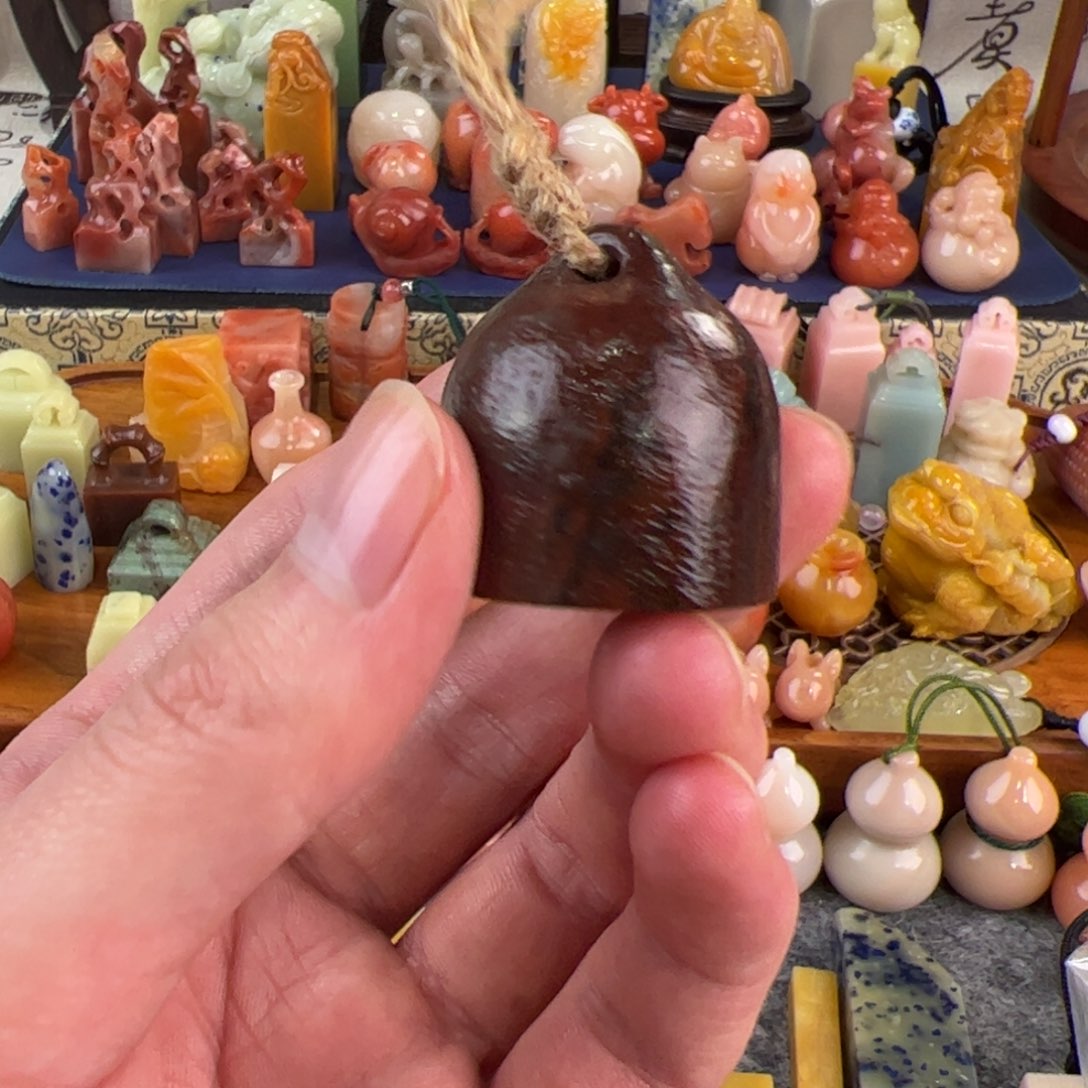 西安石三***灵迷彩绿衬托