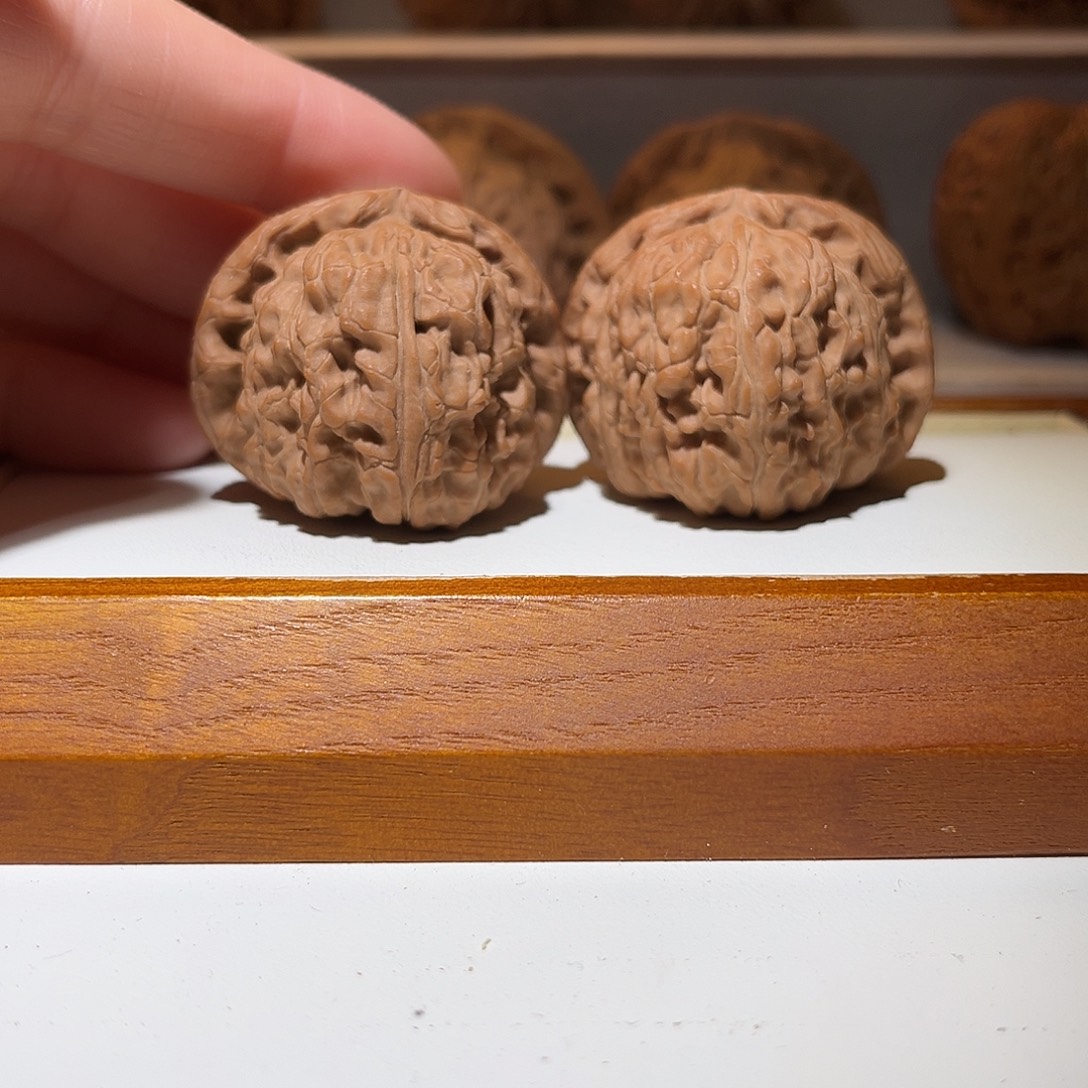 吊坠文玩核桃39边40肚球形白狮子……