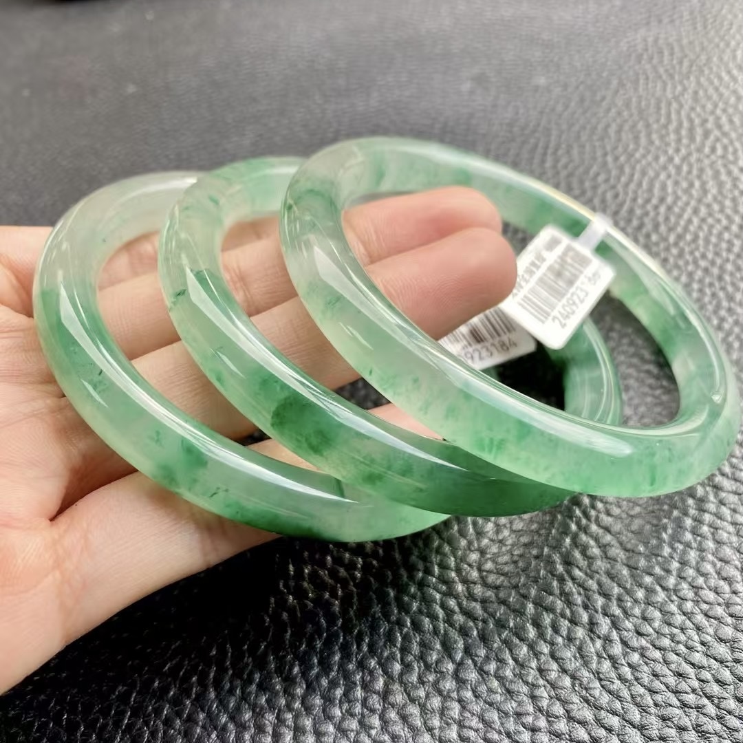 【爱上翠】天然玉石非洲翠冰飘花美人条手镯 多样性发货 拍一发一