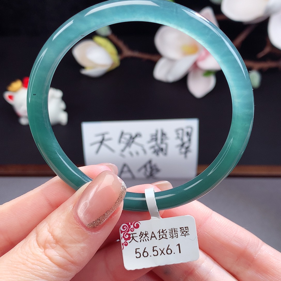 翡翠手镯（圆镯）未镶嵌