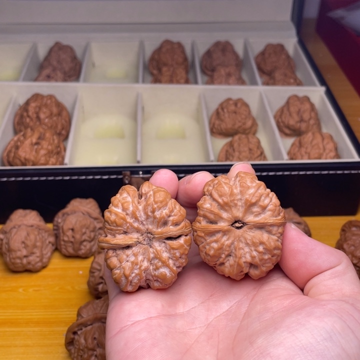 扮***虎文玩核桃吊坠精品蛤蟆头