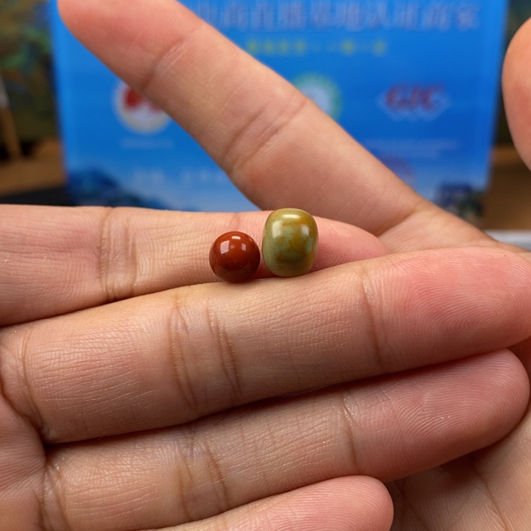 南红玛瑙未镶嵌珠宝奇石