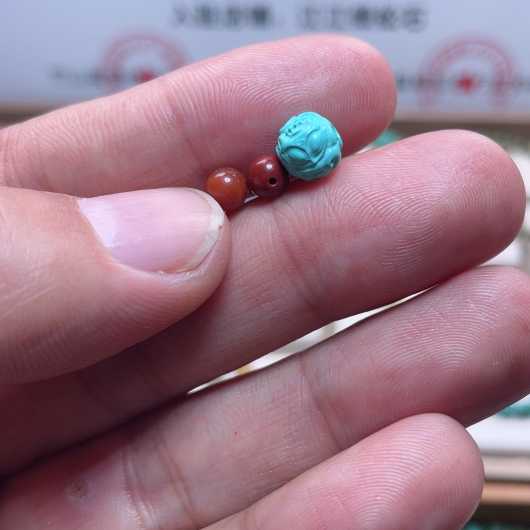 南红玛瑙配饰未镶嵌