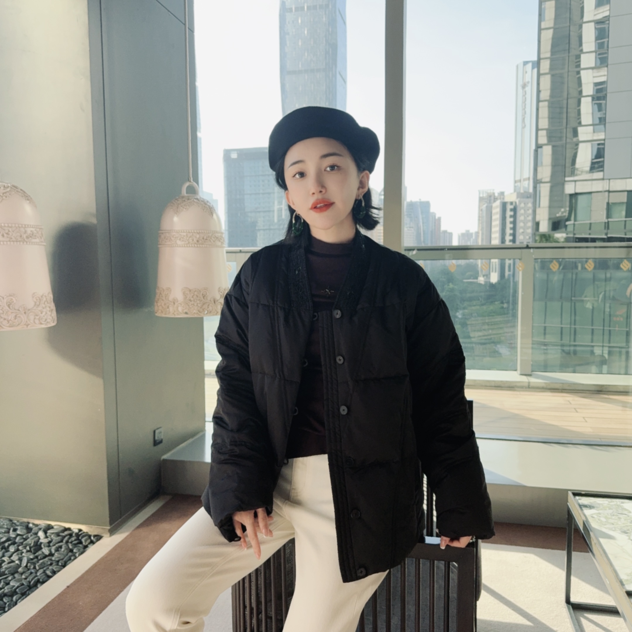 Betty Bairn【池南雪尽】极简设计感90白鹅绒压线V领羽绒服A6237