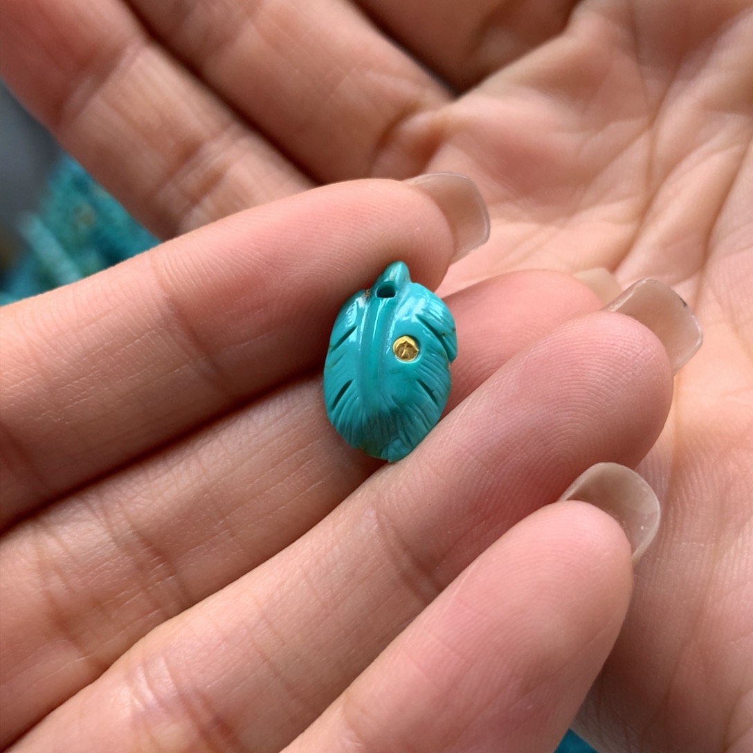 绿松石配饰未镶嵌