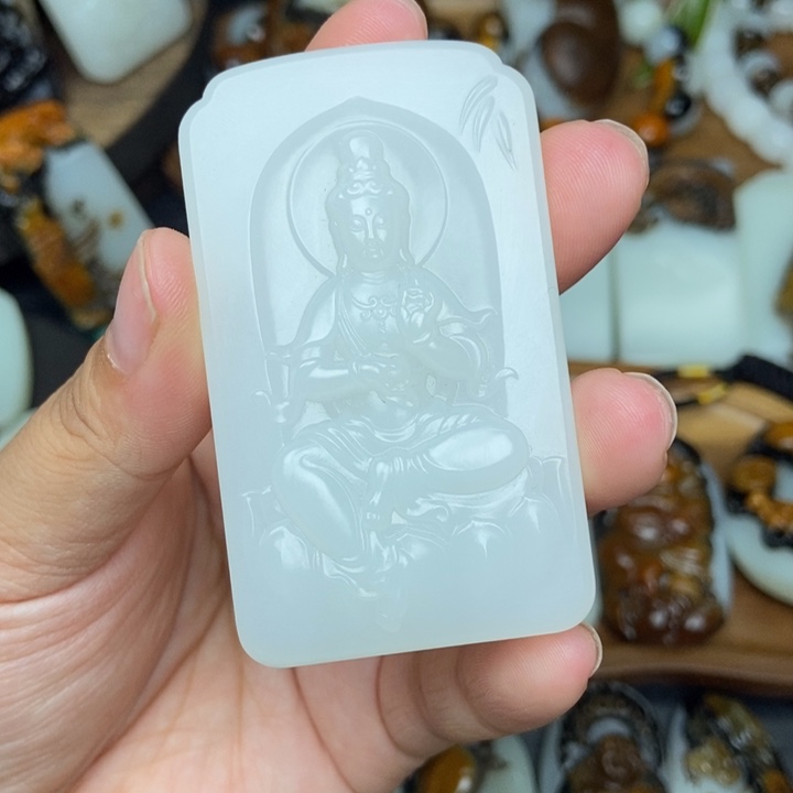 我****和田玉未镶嵌颈饰