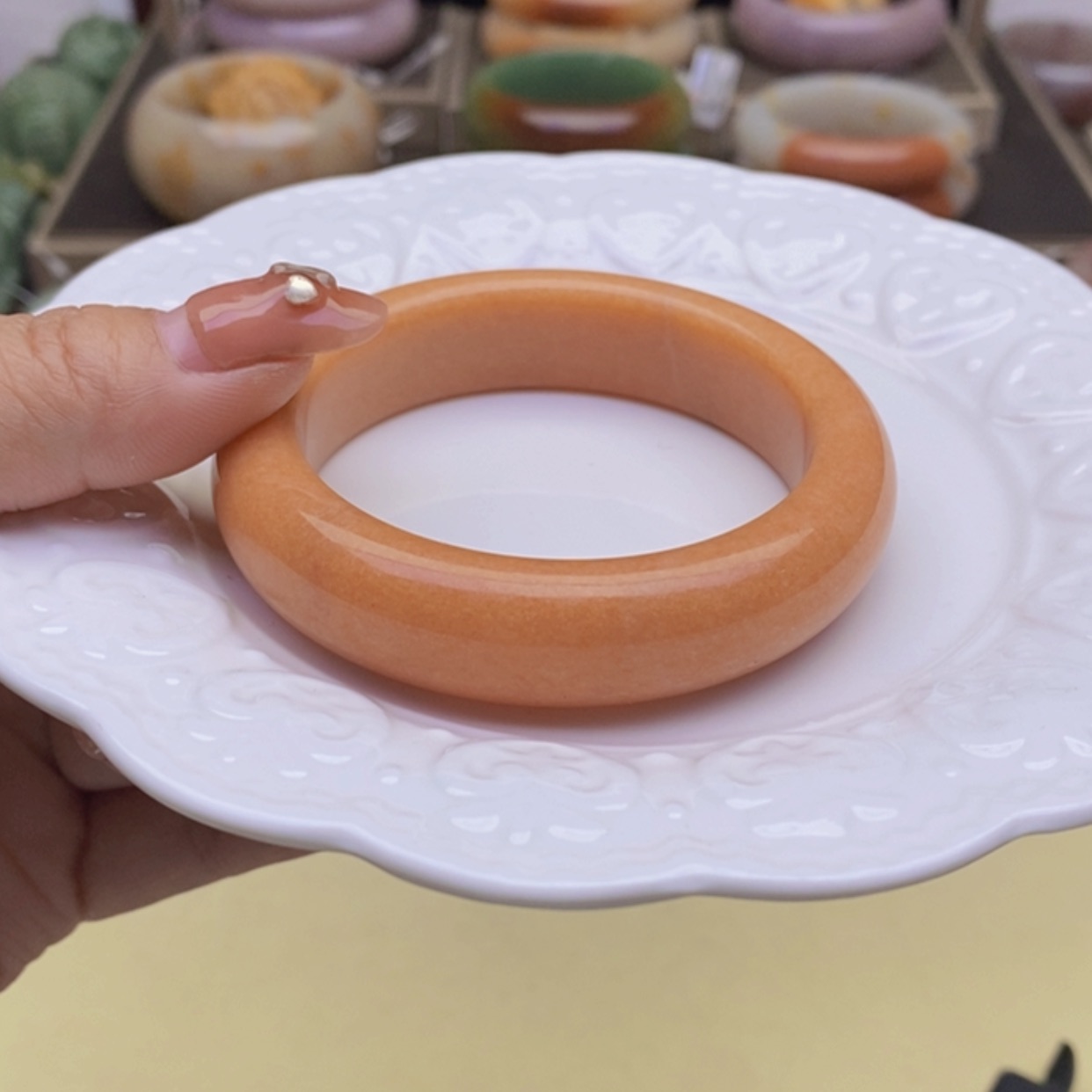 【闪购商品】石英质玉手镯未镶嵌