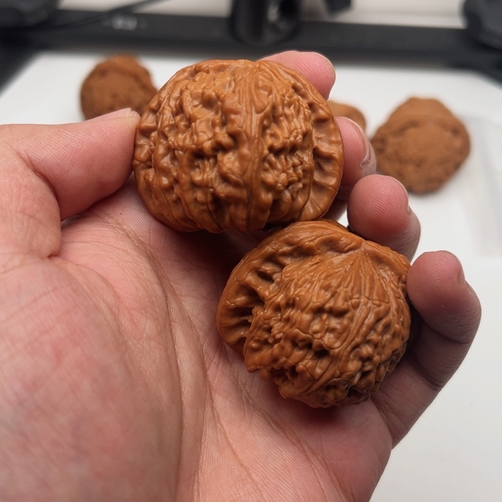 帅***堂文玩核桃吊坠白狮子