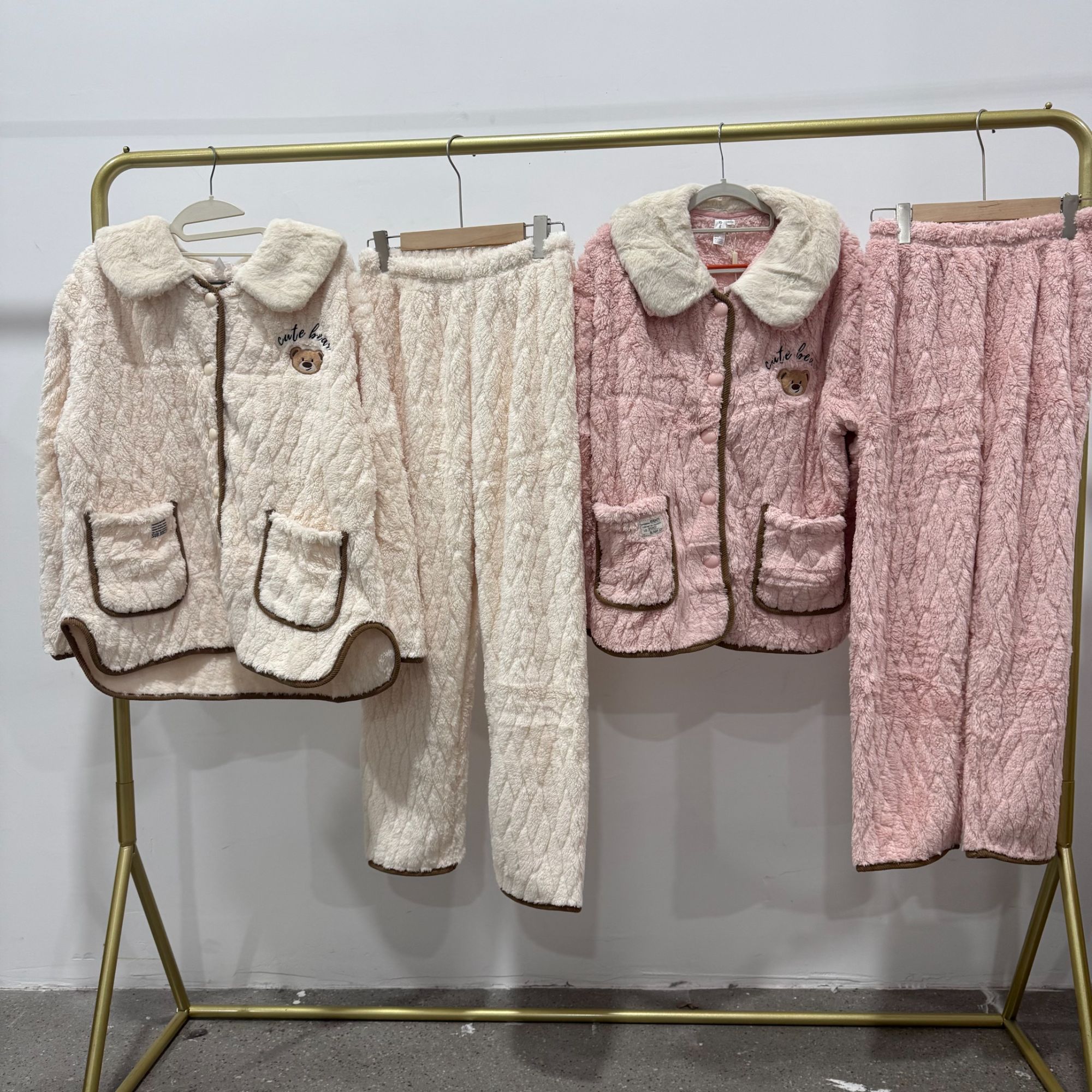 7030女绒睡衣套装冬季睡衣时尚保暖加绒冬款加厚家居服套装  