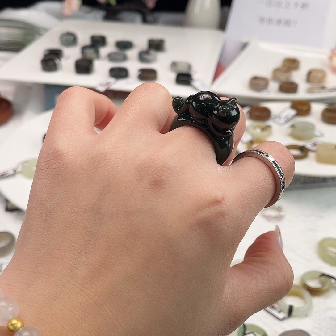 和田玉未镶嵌戒指m27黑青趴趴猫18.1