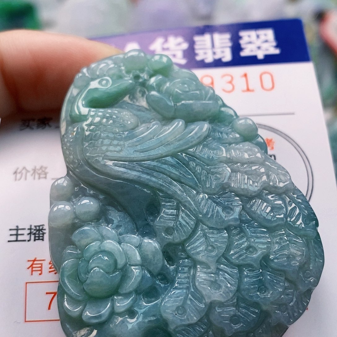 吊坠(不含链)未镶嵌翡翠