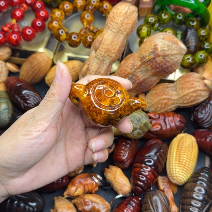 松木琥珀木文玩把件