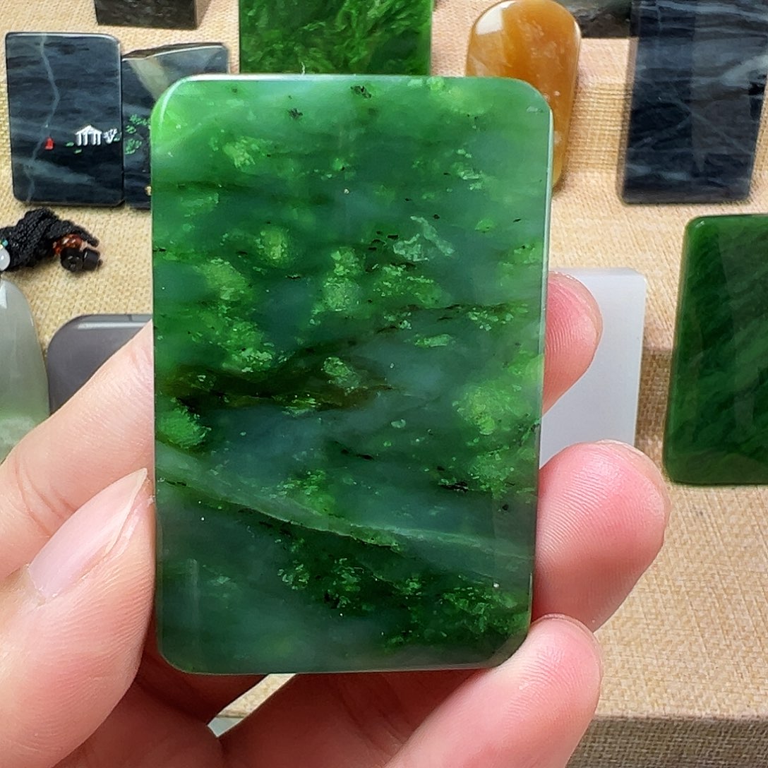 和田玉（碧玉）颈饰未镶嵌