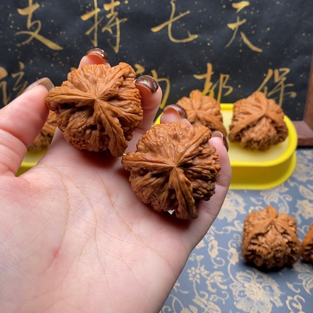 吊坠文玩核桃好***个白狮子