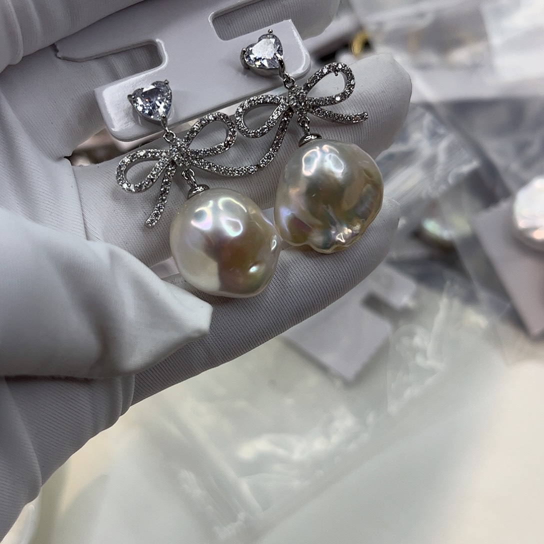 淡水珍珠合金耳饰