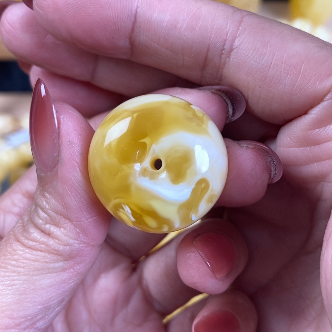 蜜蜡裸石未镶嵌蜜蜡