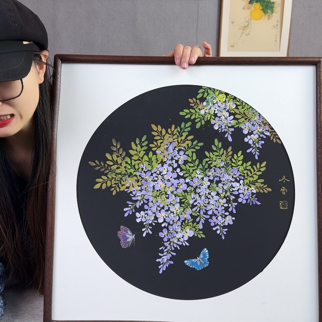 国画手绘带框尺寸： 53*53