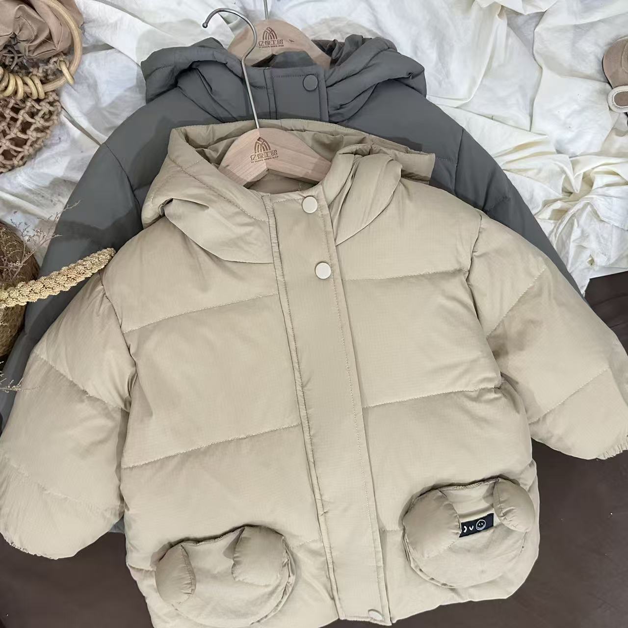 新款秋冬款羽绒服小狗口袋设计感女童上衣纯色温柔可爱厚外套