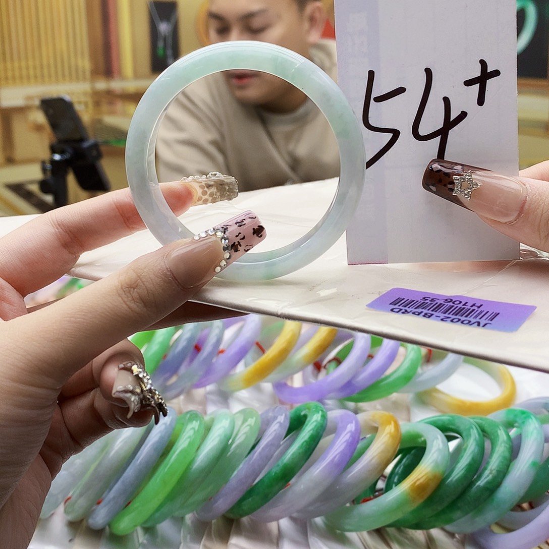 翡翠未镶嵌手镯nnn