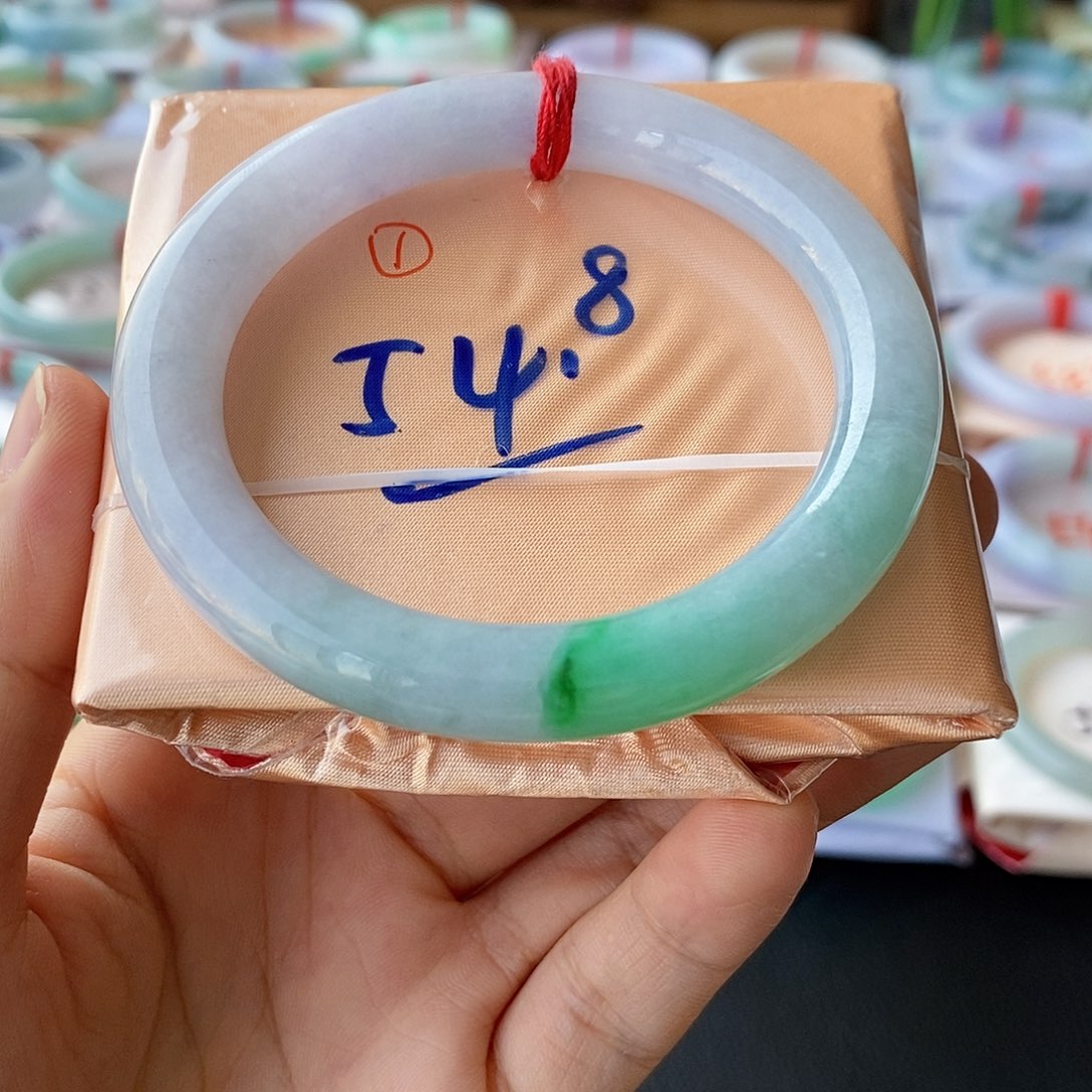 翡翠手镯未镶嵌1号