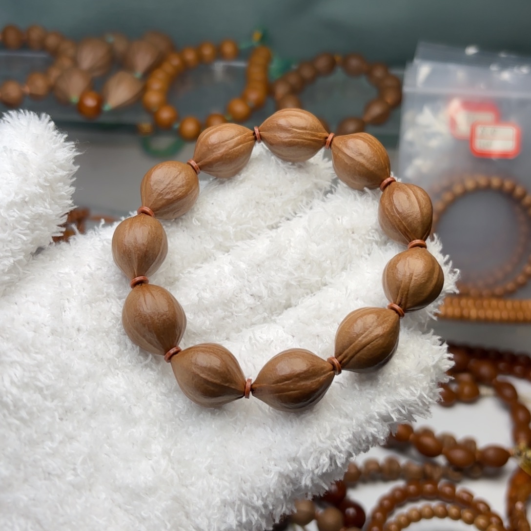 吊坠橄榄核1.68三面佛