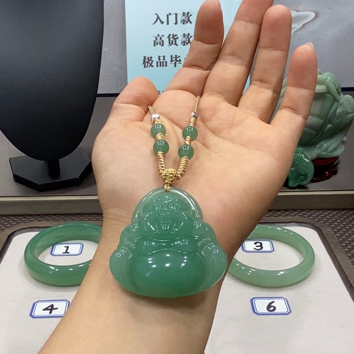 东陵石未镶嵌颈饰