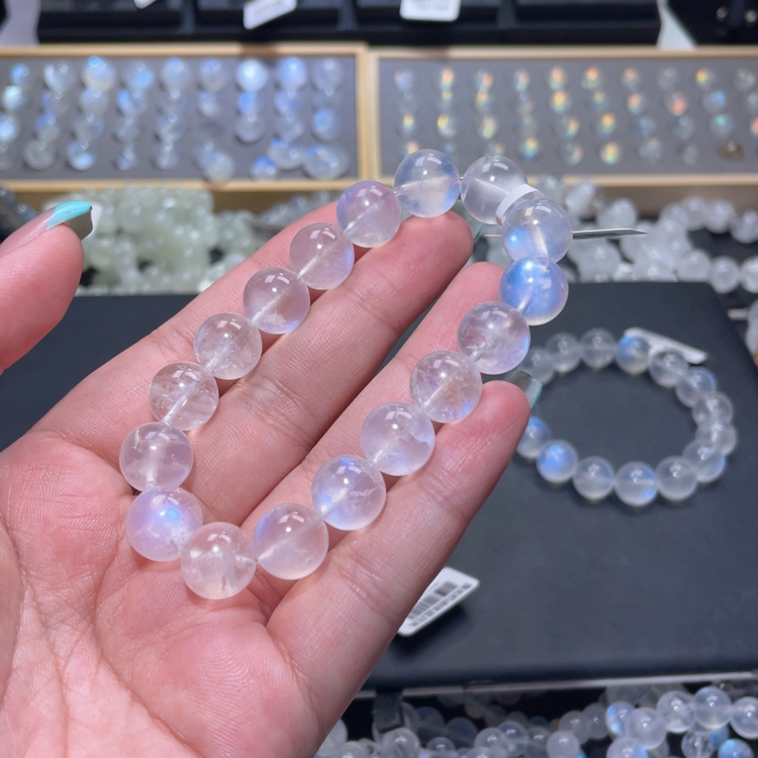 兜***ʸ未镶嵌手链长石蓝月光手链12mm