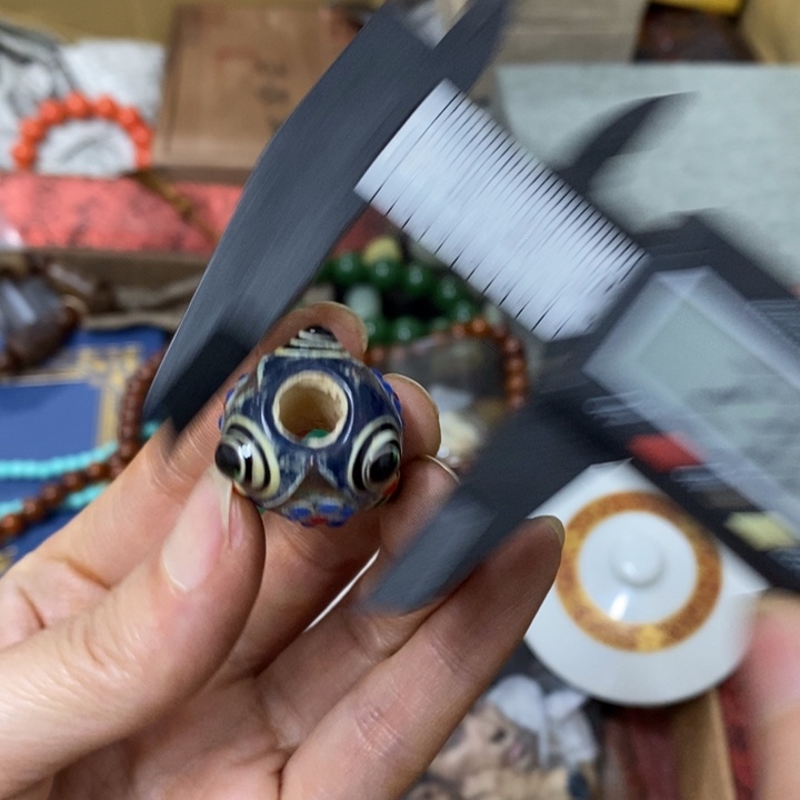 瓷片哈中古工艺品一件