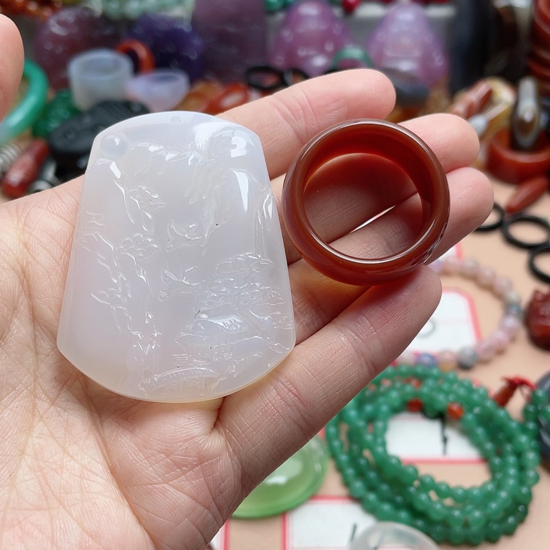 玛瑙/玉髓颈饰合金庄*云