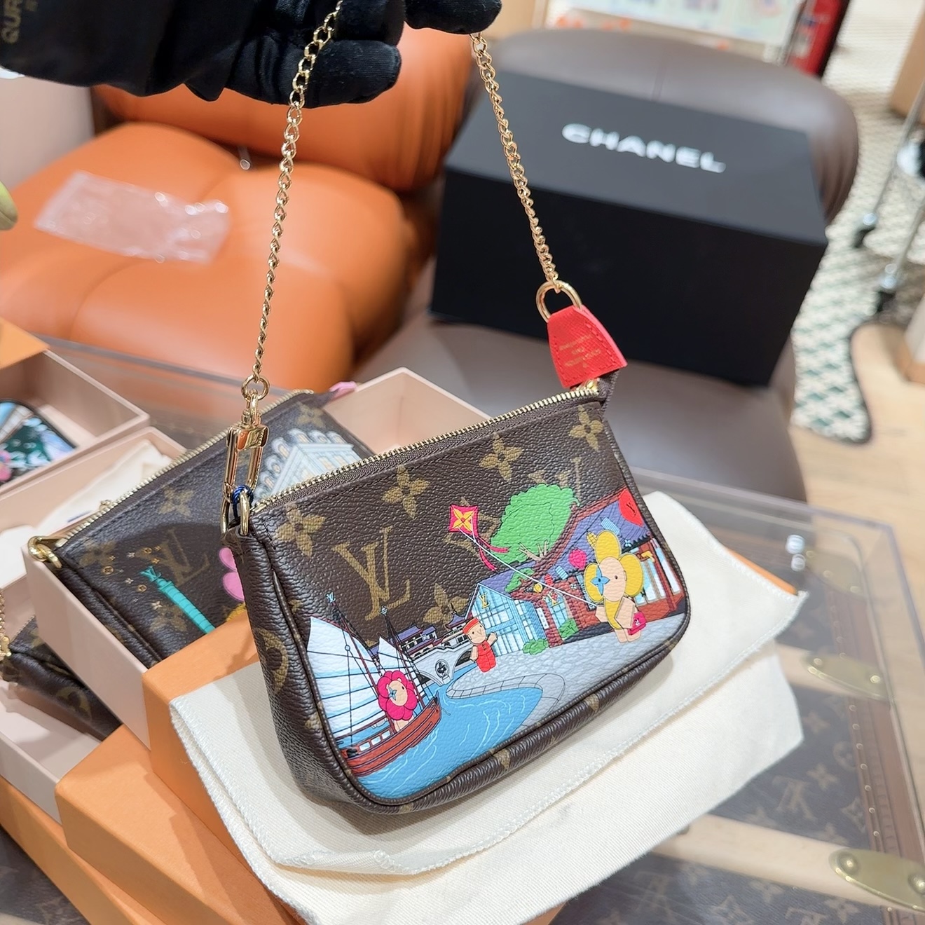 全新未使用 LouisVuitton/路易威登  22圣诞限定成都涂鸦mini麻将