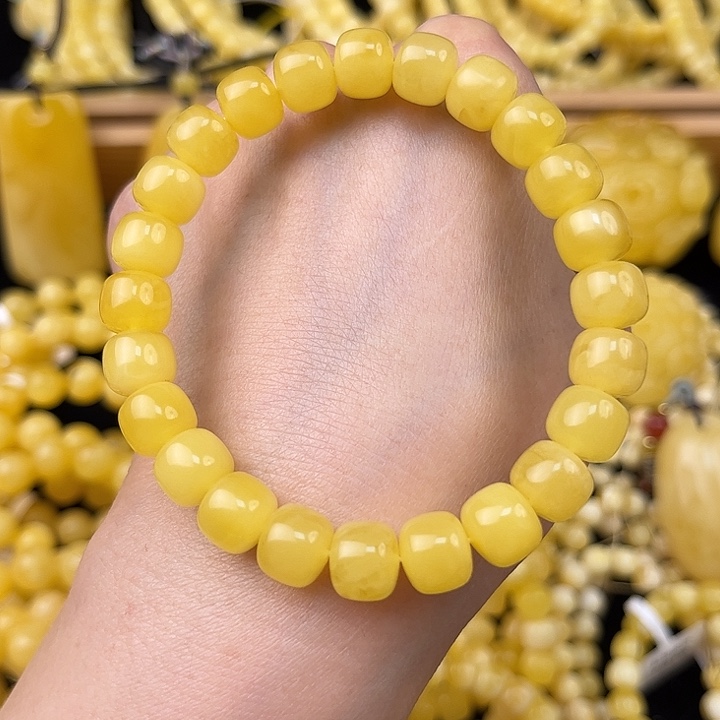 琥珀未镶嵌颈饰琥珀