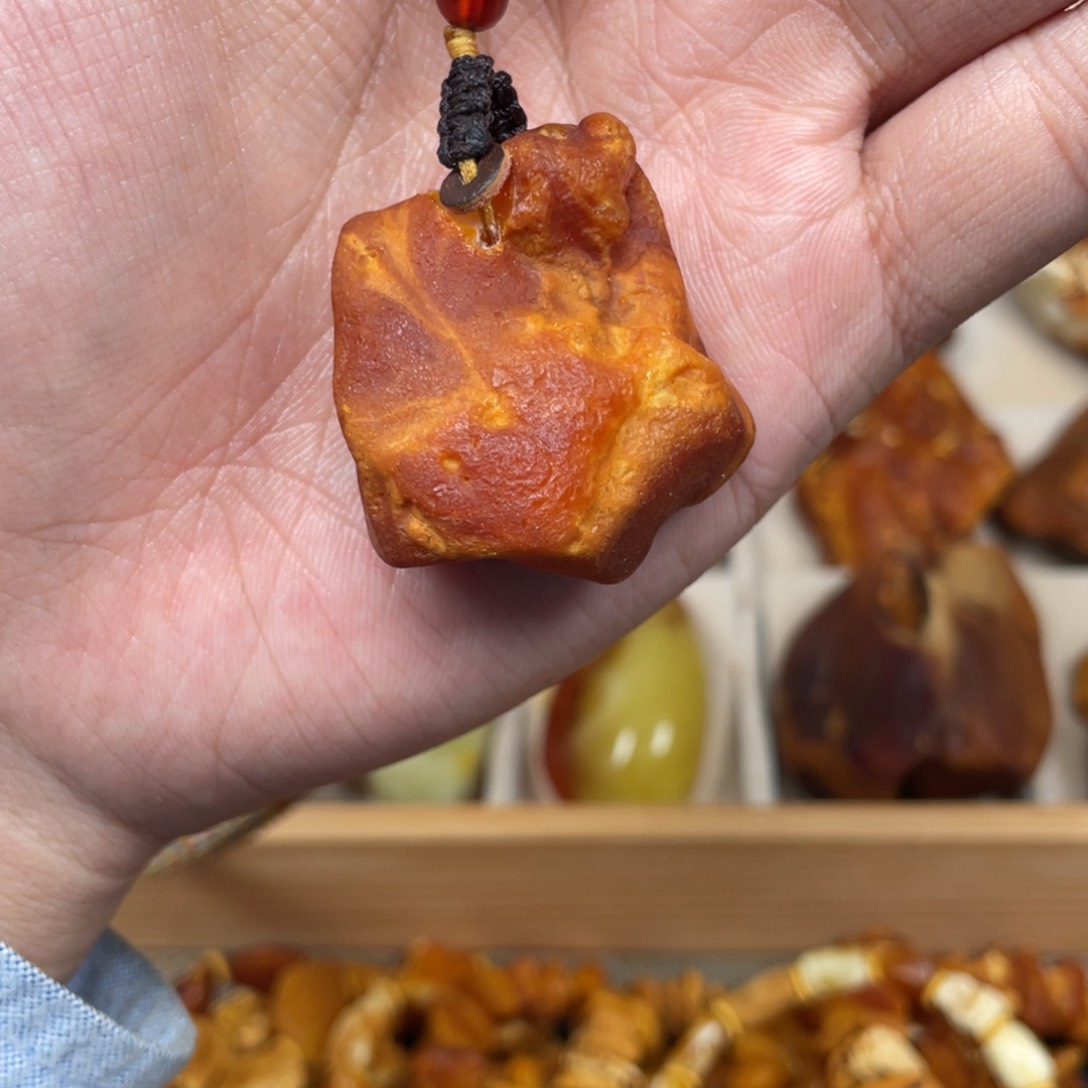 琥珀珠宝奇石未镶嵌